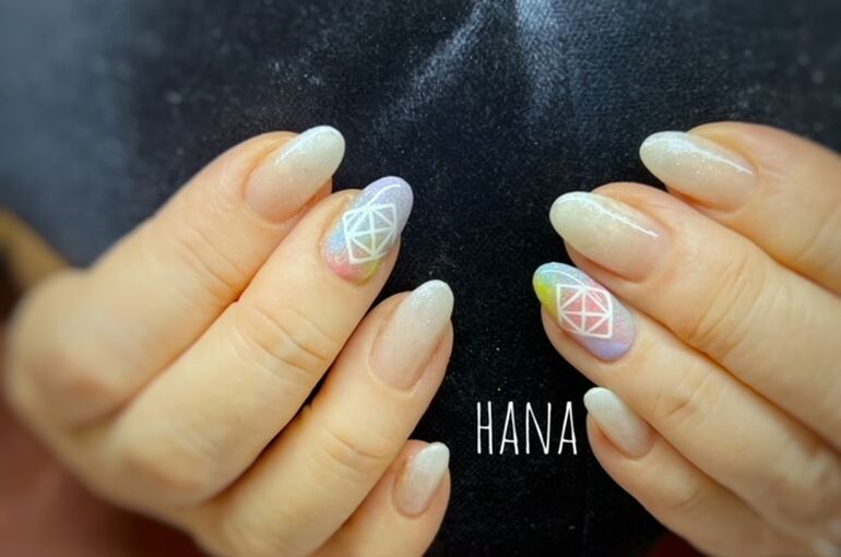 冬仕様のレインボーネイルにNiziUアート