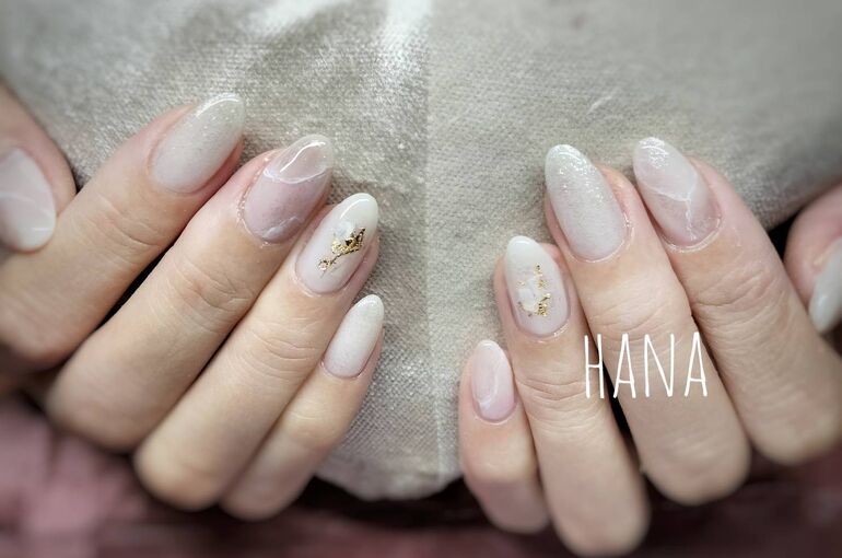 大理石×シェルネイルでリュクスな指先を✨