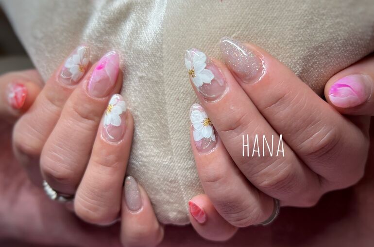 大理石×白のフラワーアートでニュアンスネイル*